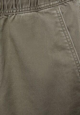 Pull&Bear Tapered Nadrág - zöld