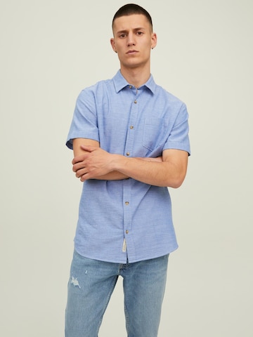 Coupe regular Chemise 'JORAbel' JACK & JONES en bleu : devant