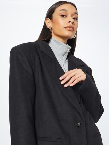 NA-KD Between-Seasons Coat 'Josefine' in Black