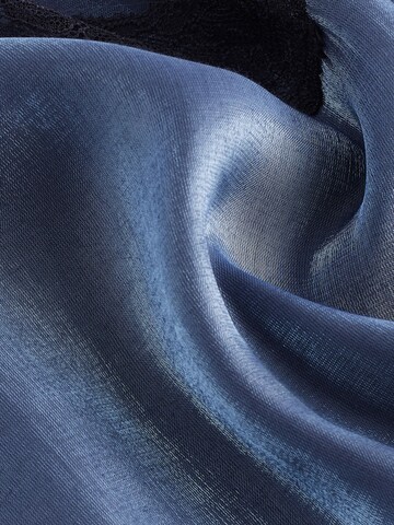 Next Top in Blue