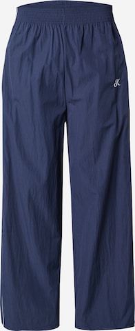 KaotikoLoosefit Hlače 'HARPER' - plava boja: prednji dio