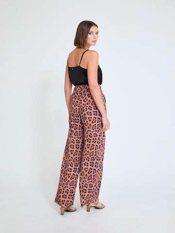 Lola Casademunt - Loosefit Pantalón en marrón