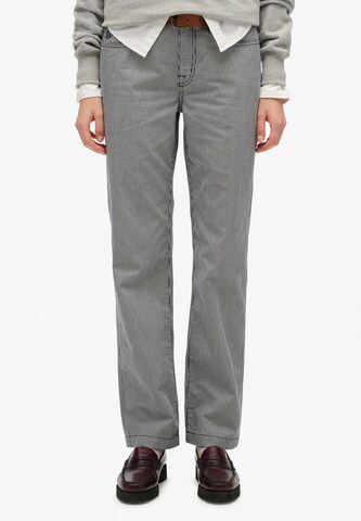 Superdry Regular Broek in Grijs: voorkant