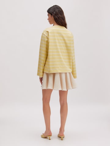 Tricou 'Verlee' de la EDITED pe galben