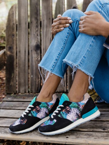 inkkas Sneaker low 'Spirit Bear - Vegan Premium Sneaker | Nachhaltig & Handgefertigt.' in Mischfarben