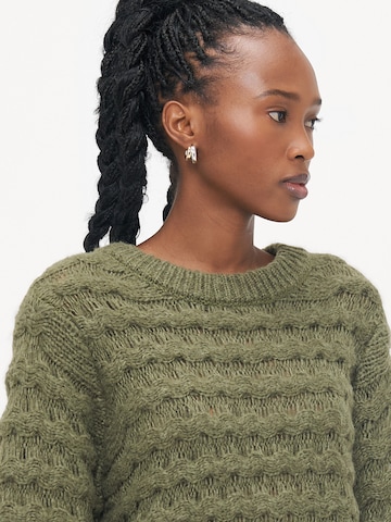 Vero Moda Petite Sweater 'VMLAURYN' in Green