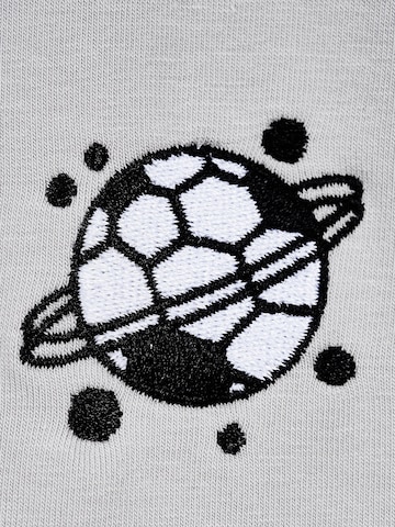 T-Shirt 'Fußball' SATURNDAY en gris