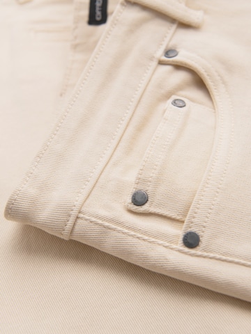 Ombre Regular Jeans in Beige