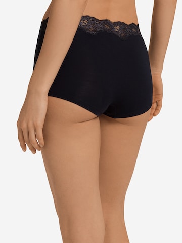 Hanro Panty ' Dana ' in Schwarz