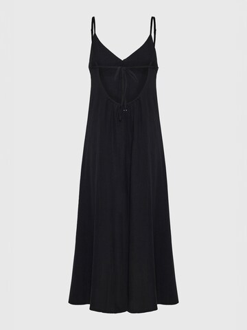 Rochie de la Funky Buddha pe negru