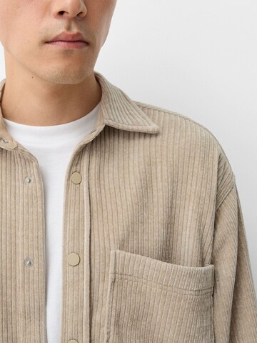 Bershka Regular fit Button Up Shirt in Beige