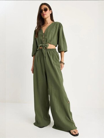 Bianco Lucci Pantsuit in Green: front