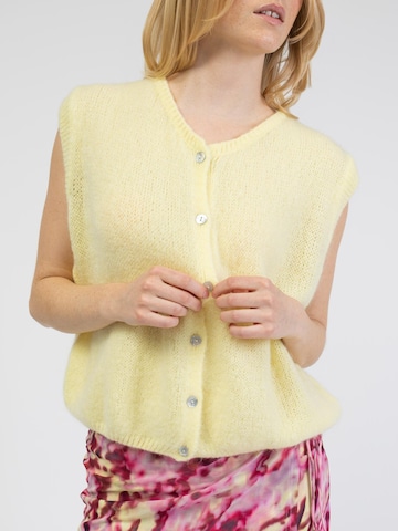 BROKE + SCHÖN Strickjacke 'Lockere Strickweste'‌‌‌‌‌‌‌‌‌‌ in Gelb
