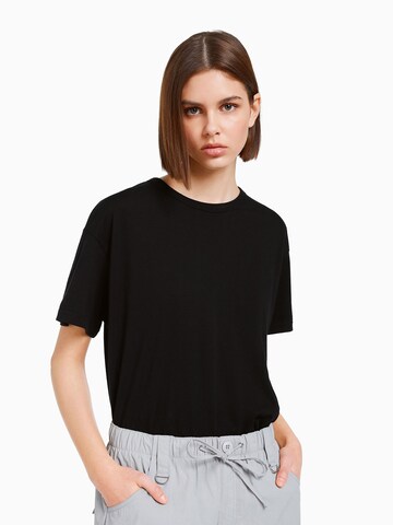 Bershka T-Shirt in Schwarz: Vorderseite