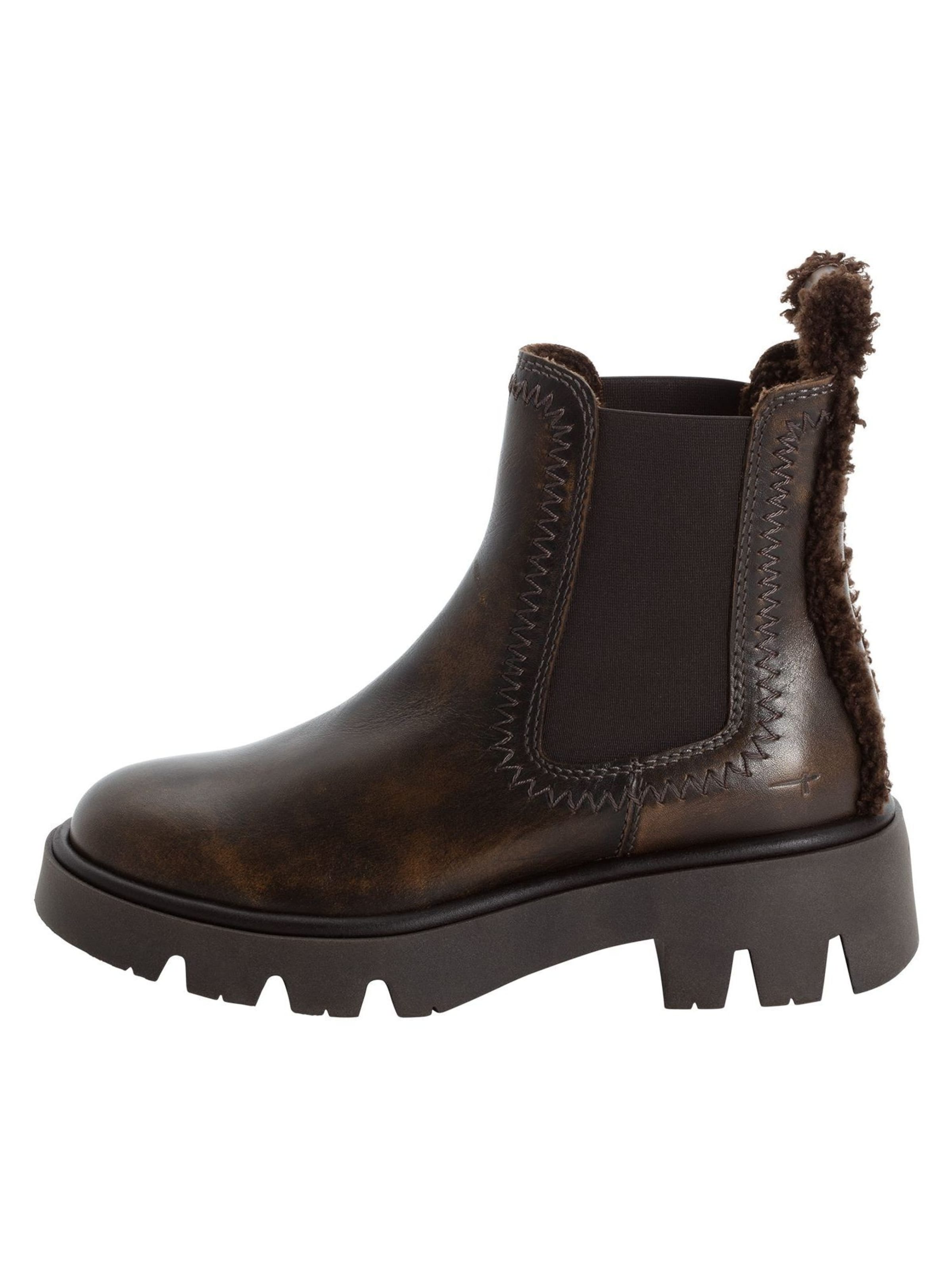 Tamaris Chelsea boots in Brown