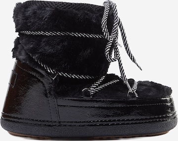 TrendyolČizme za snijeg - crna boja: prednji dio