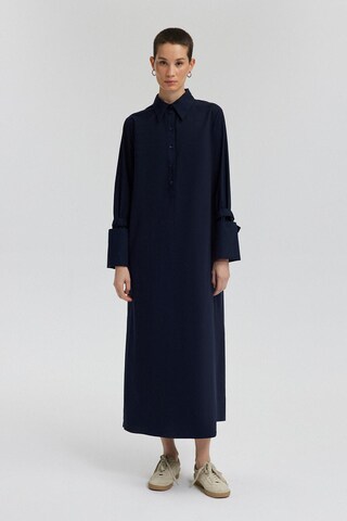 Robe-chemise Touche Prive en bleu : devant