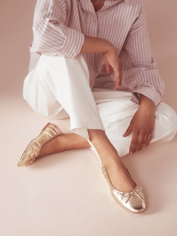 B by Ted Baker Ballerina in Goud
