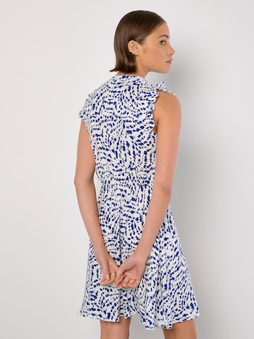 Apricot Kleid in Blau