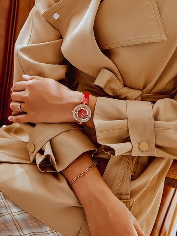 Victoria Hyde Analogt ur 'Stars' i rød