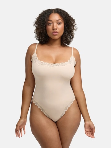 cfab (formerly creamy fabrics) - Body 'Bodysuit String mit Lace' en beige: frente