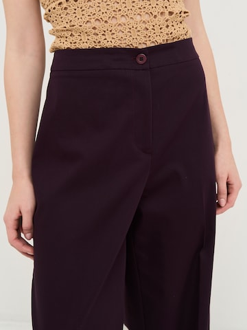 Camomilla Italia Wide leg Trousers with creases 'Payper' in Purple