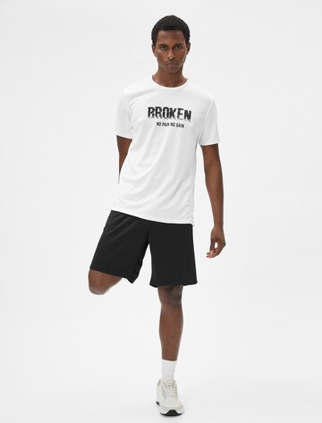 Koton Regular Shorts in Schwarz