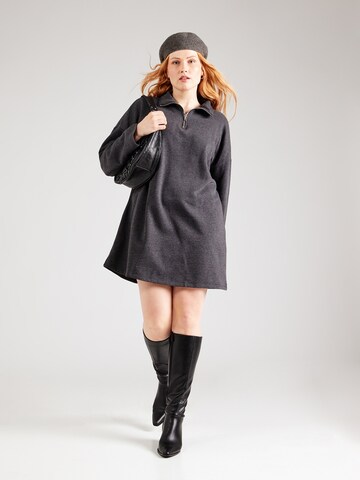 PIECES Curve - Vestido 'PCRERCURY' en gris