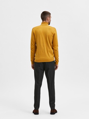 SELECTED HOMME Regular fit Sweater 'Berg' in Yellow