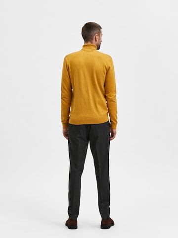 SELECTED HOMME Regular Fit Pullover 'Berg' in Gelb