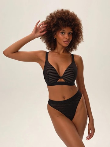 ESOTIQ Triangle Bra 'Osom' in Black