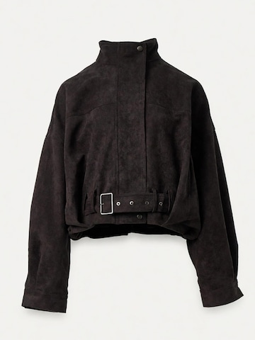 Veste mi-saison 'Vintage Cropped Suede Jacket with Belt' yoligex en gris : devant