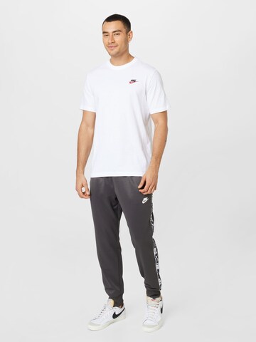 Nike Sportswear Regular Fit T-Shirt 'Club' in Weiß