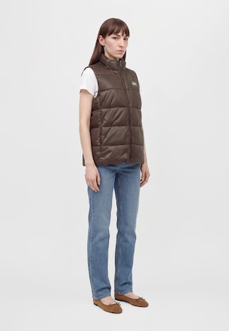 Gap Tall Vest in Brown: side