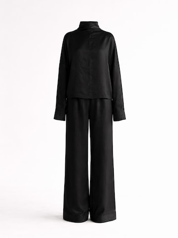 Completo pantalone di ZUBEK in nero: frontale