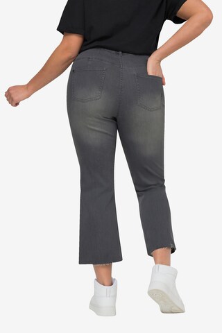 Angel of Style Flared Jeans in Grijs