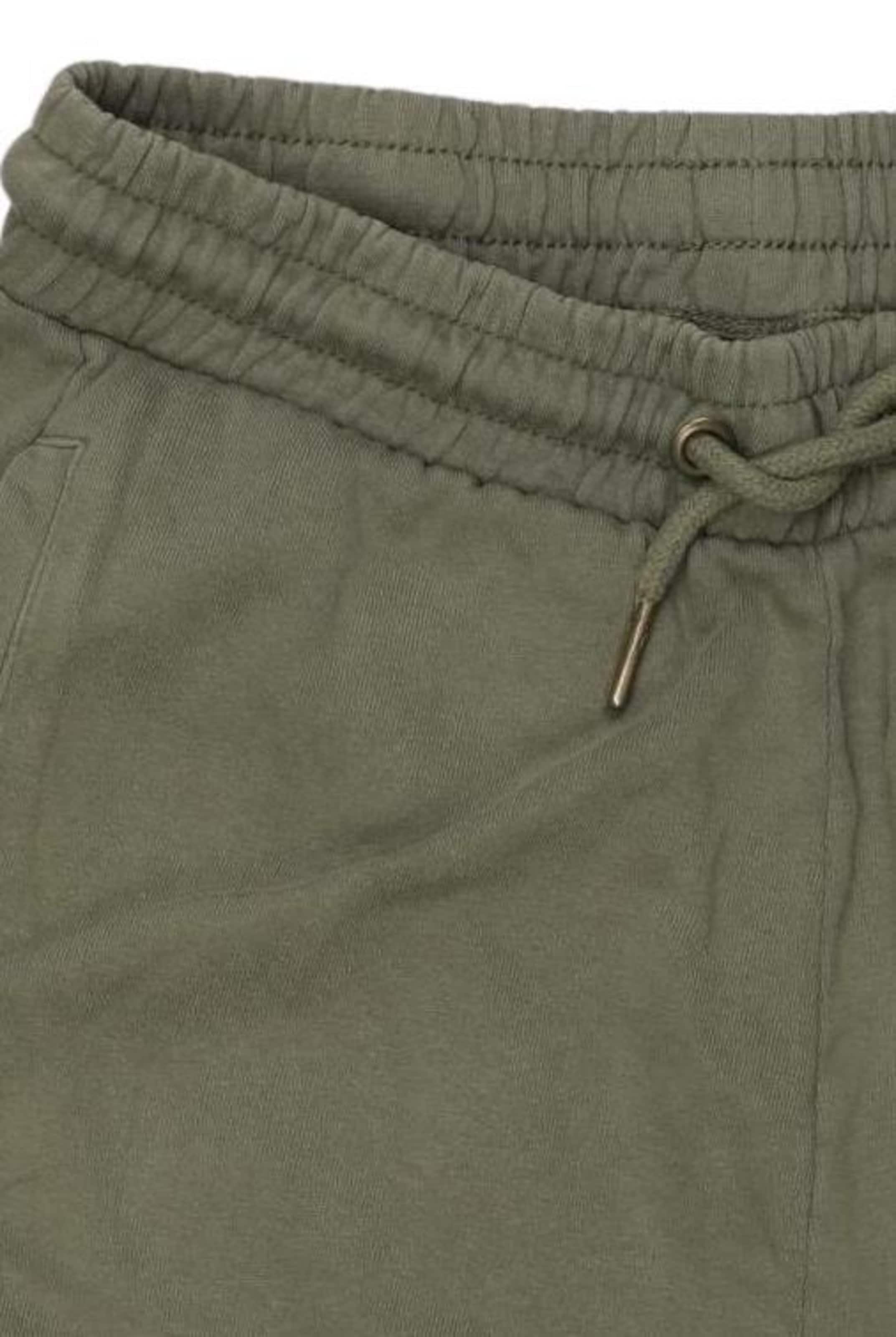 Karl Kani Shorts in 29-30 in Green