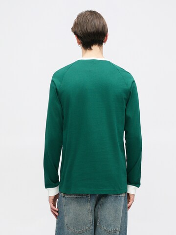 ADIDAS ORIGINALS Μπλουζάκι σε πράσινο: πίσω