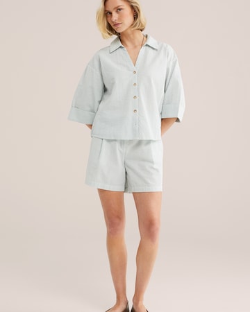 Bluză de la WE Fashion pe albastru