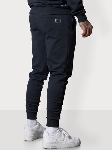 ESTEEM Slimfit Housut värissä harmaa