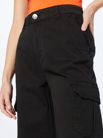 Urban Classics Wide leg Cargo Pants in Black