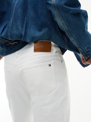 TOMMY HILFIGER Regular Jeans 'DENTON' in White