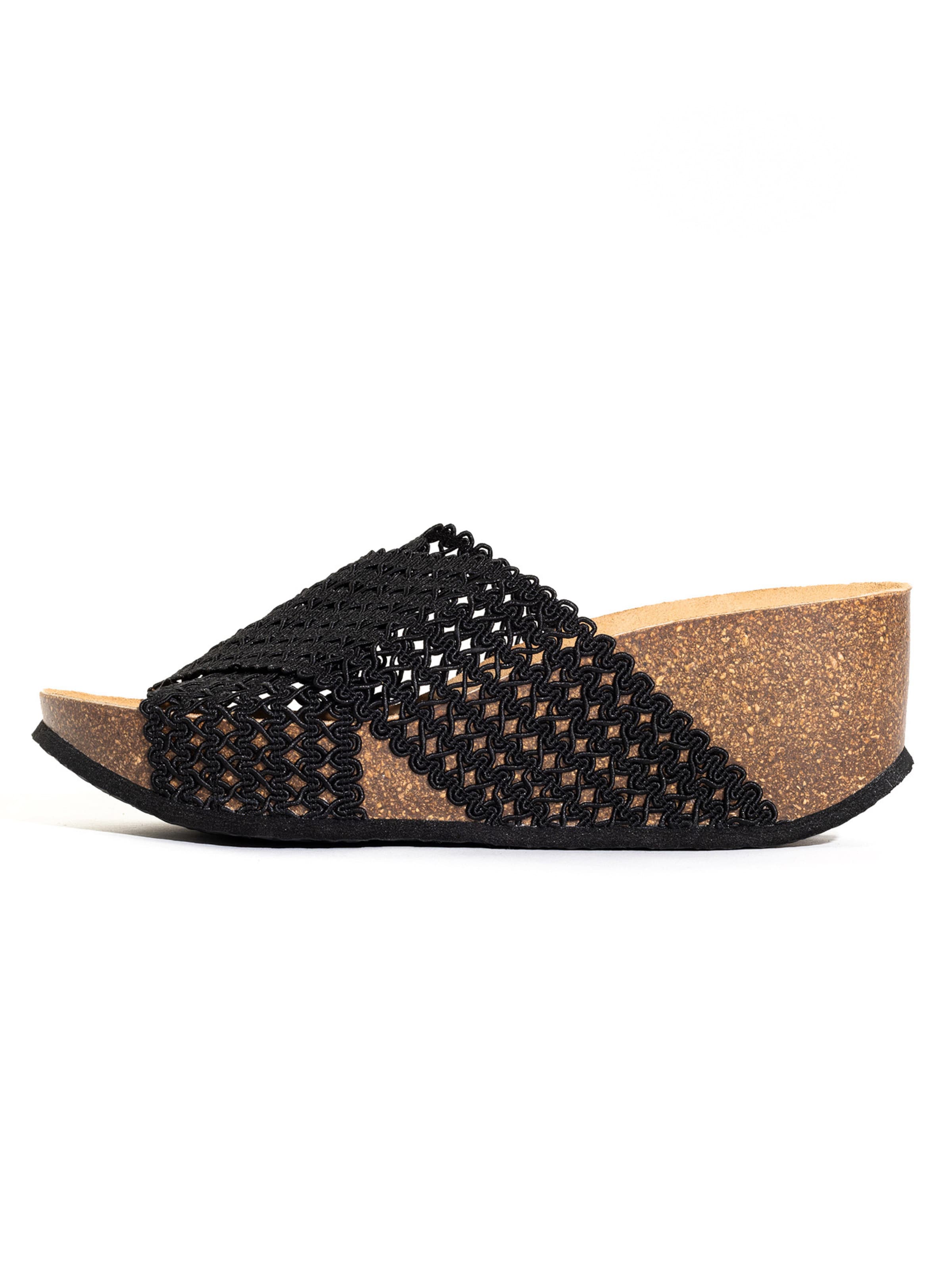 Zoccoletto 'Xelina' di Bayton in nero: frontale