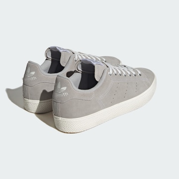 ADIDAS ORIGINALS Matalavartiset tennarit 'Stan Smith' värissä harmaa