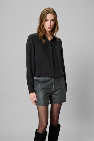 My Essential Wardrobe Blouse in Black
