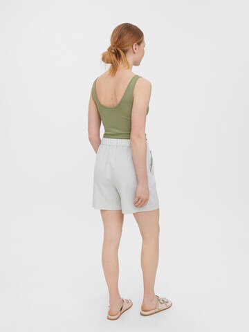 Regular Pantaloni 'Oca' de la VERO MODA pe verde