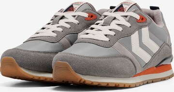 Chaussure de course 'Monaco 86' Hummel en gris