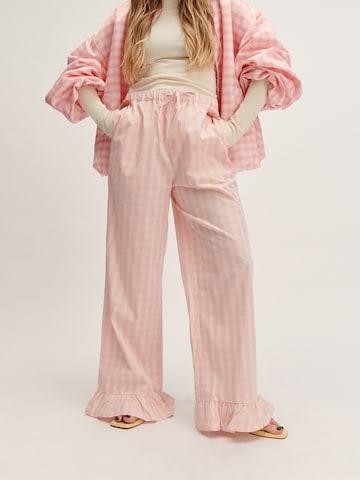 Loosefit Pantalon Tatiana Zidekova en jaune : devant