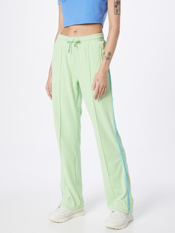 Loosefit Pantaloni 'TINA' di Juicy Couture White Label in verde: frontale