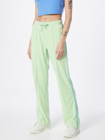 Juicy Couture White Label Широка кройка Панталон 'TINA' в зелено: отпред